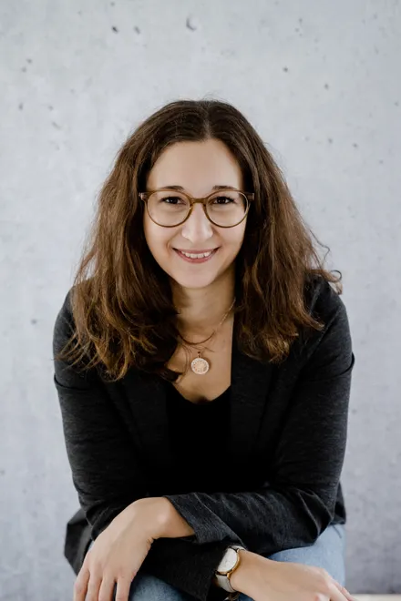 Portrait-8371-5b301840-68581c27-658h